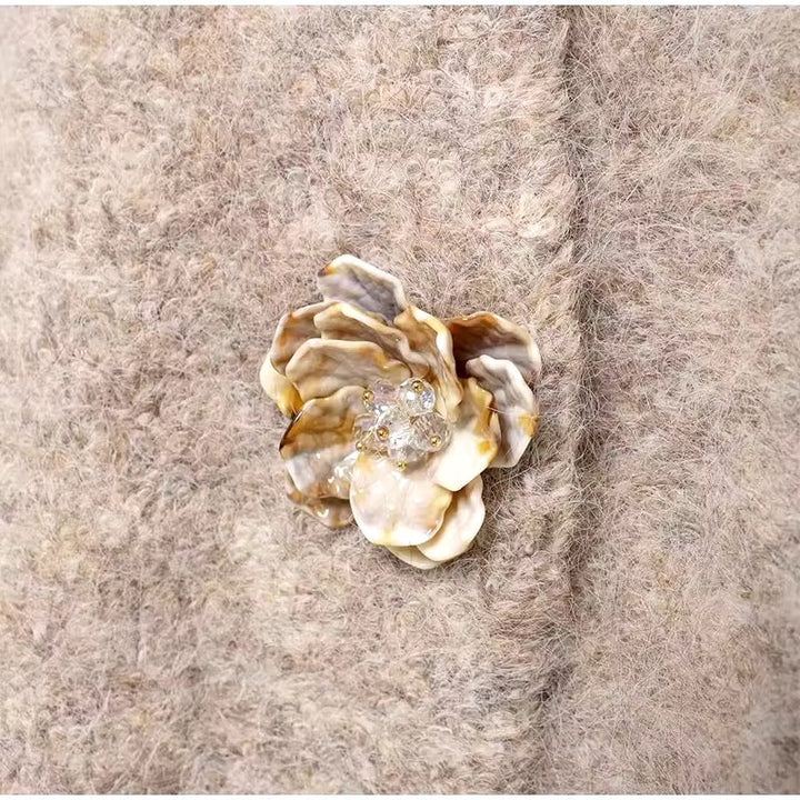 Levoire | Gilet En Bouclé Élégant Avec Des Boutons Fleuris