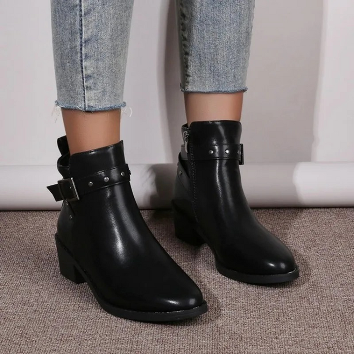 Levoire | Bottes pour femmes avec des boucles et des clous à talon bas Noir