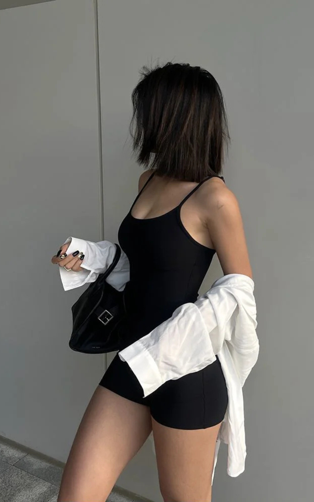 Levoire | Femme Dos Ouvert Noir Minimalisme Et Style