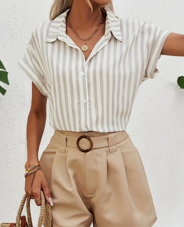 Levoire | Chemise Rayée Avec Boutonnière, Manches Courtes Élégantes
