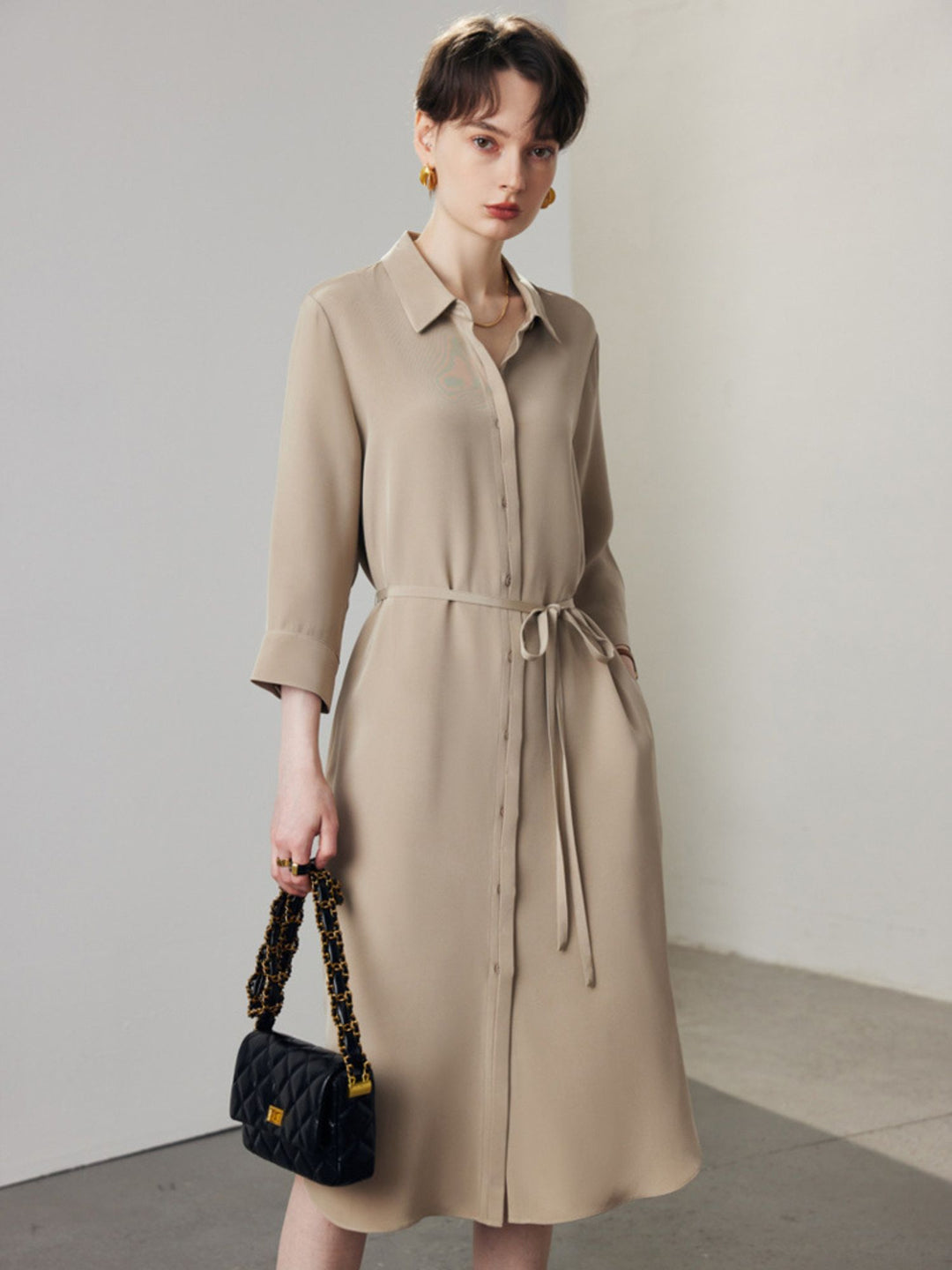 Robe Chemise en Soie Ceinturée Kaki