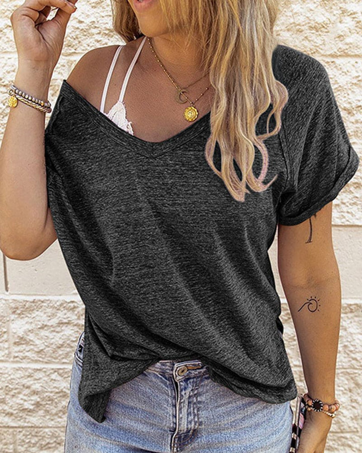 Levoire | Un T-Shirt Uni Avec Un Col En V Gris foncé