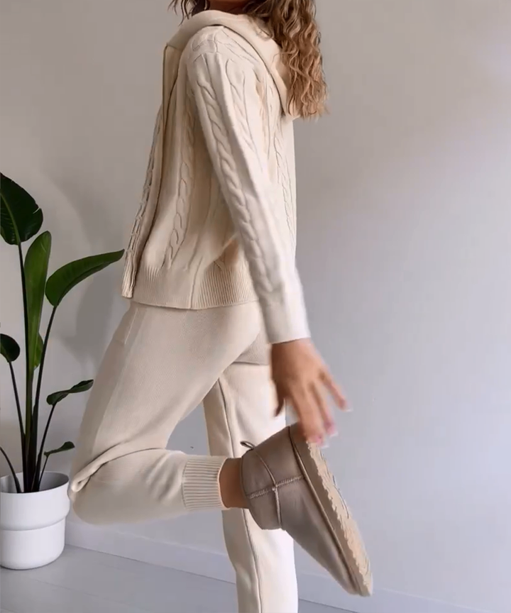 Levoire | Femmes Ensemble Pull Torsadé Et Gilet Dans Un Style Moderne