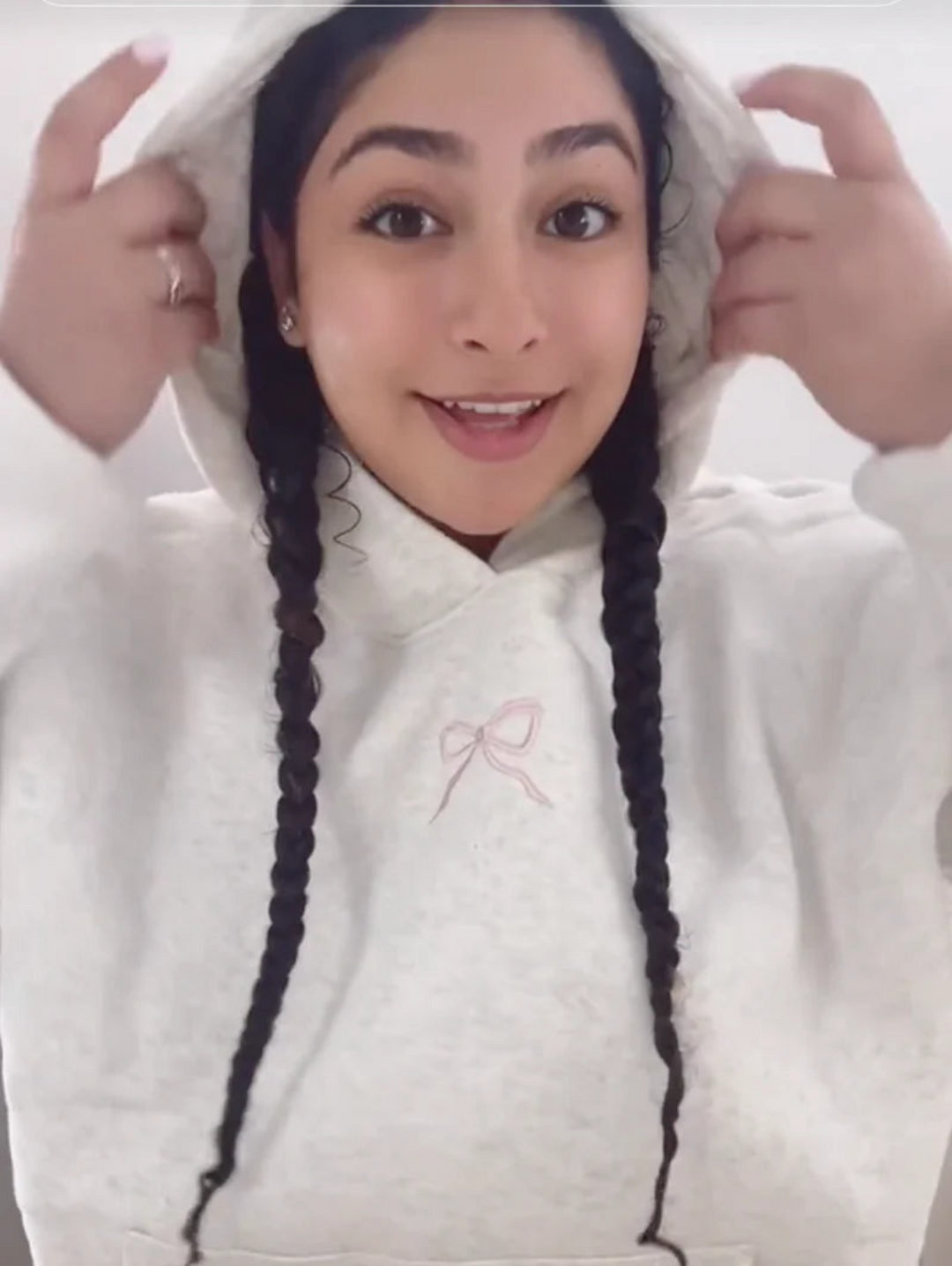 Levoire | Sweat à capuche pour femmes avec détail en nœud Sweat tendance avec capuche