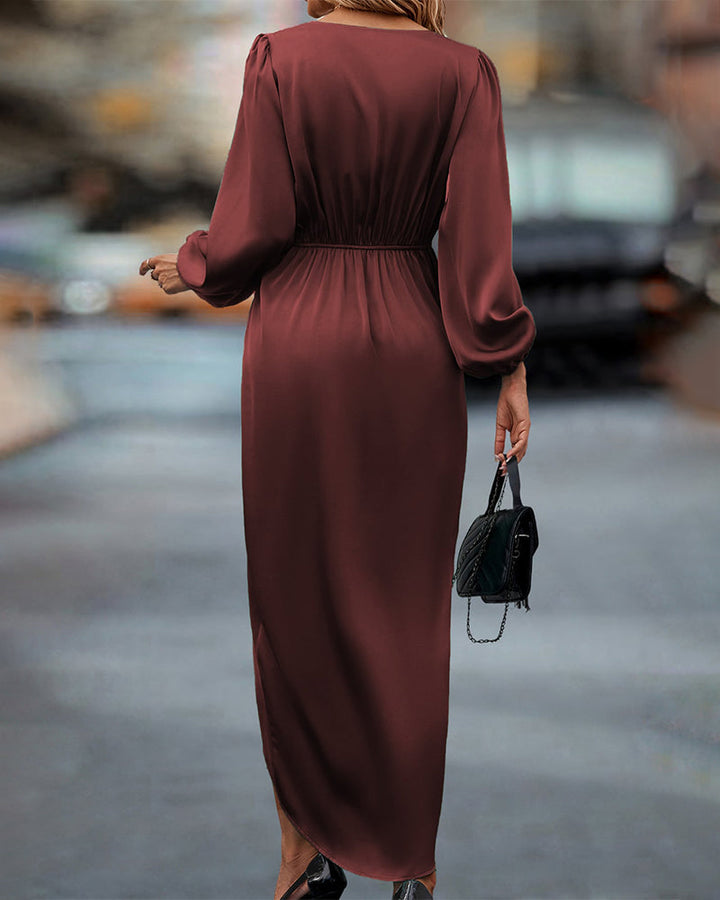 Levoire | Robe Intemporelle Avec Décolleté En V Profond Et Manches Longues Ludiques