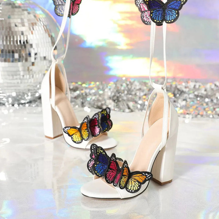 Levoire | Chaussures pour femmes à talons hauts avec design en forme de papillon