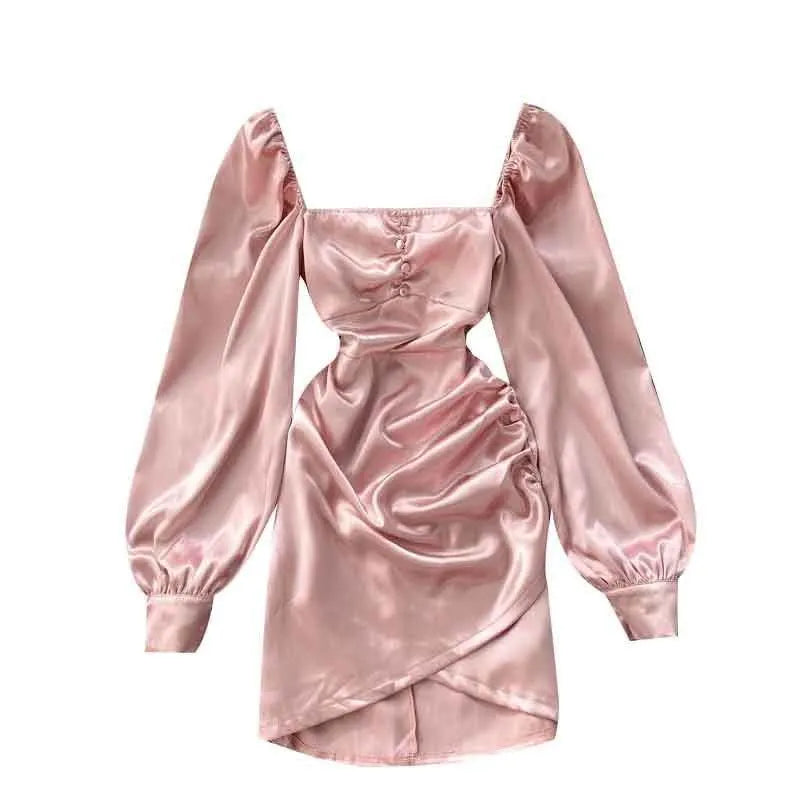Levoire | Robe ajustée à col carré rétro avec couverture
