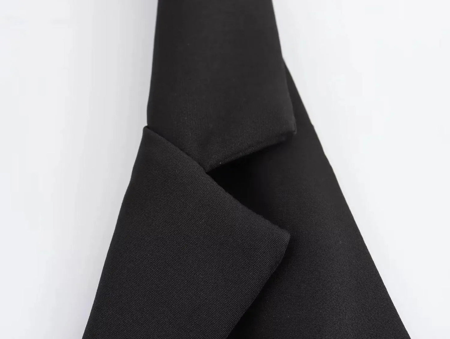 Levoire | Haut de gamme avec un col tombant sans dos