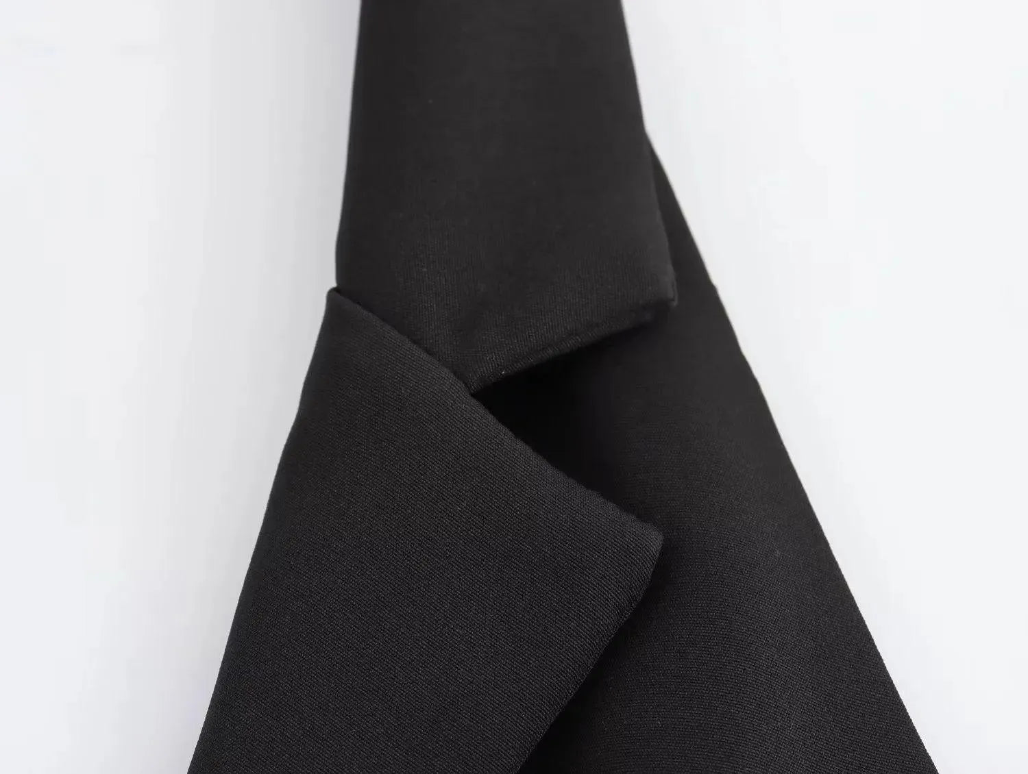 Levoire | Haut de gamme avec un col tombant sans dos