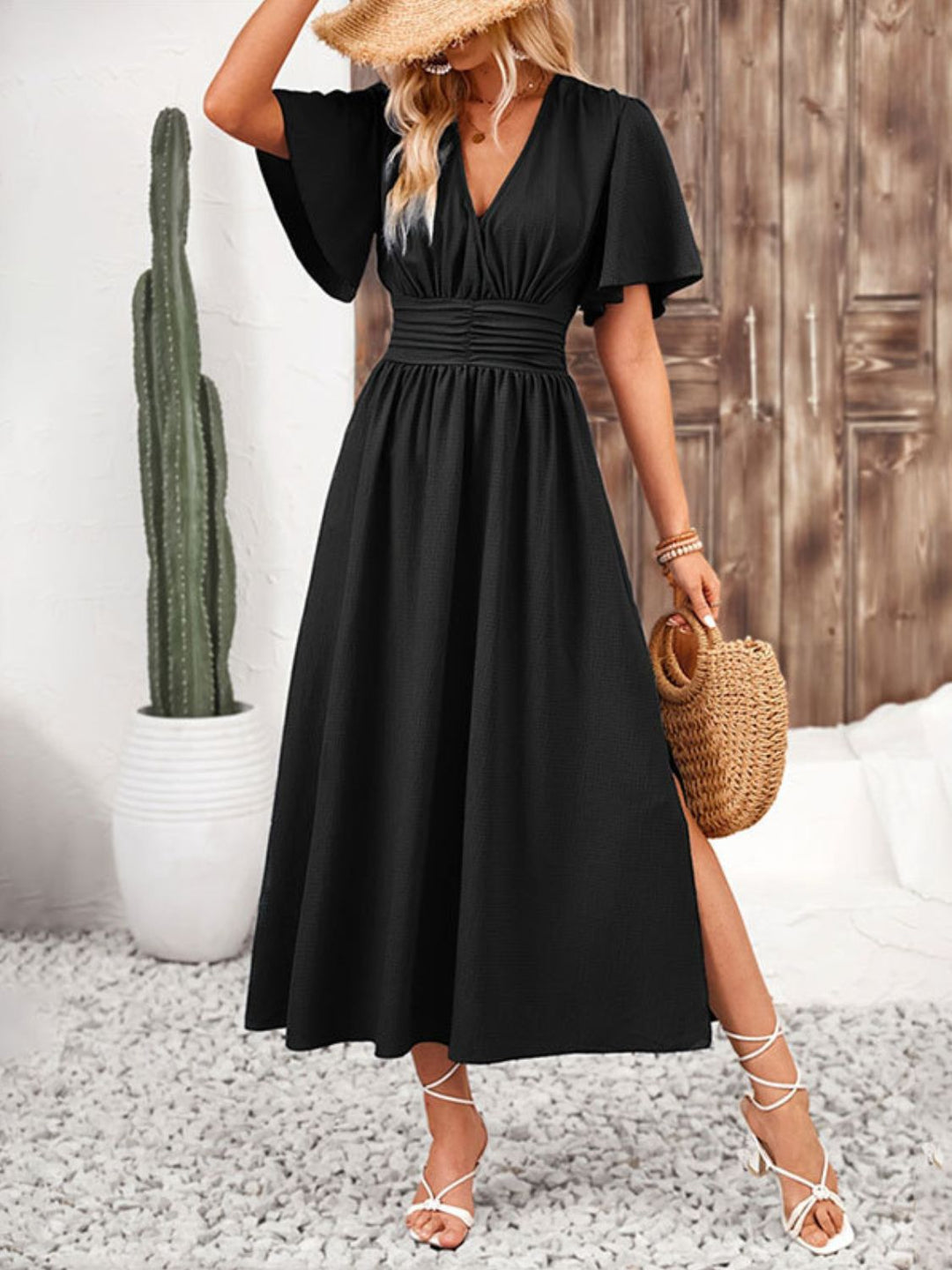 Levoire | Fente Latérale Surplice Manches Évasées Midi Robe Élégante & Sans Effort Noir