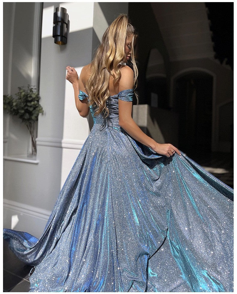 Levoire | Robe à paillettes avec grande jupe, haut tube élégant et fente sur le côté