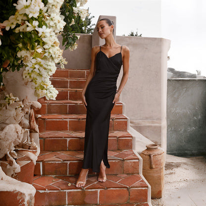 Levoire | Robe sans manches à bretelles spaghetti avec fente et silhouette moulante Noir