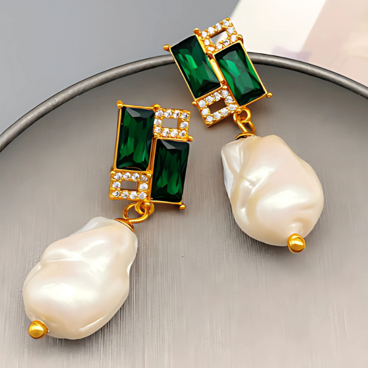Levoire | Boucles D'Oreilles En Forme De Casque Avec Verre Vert