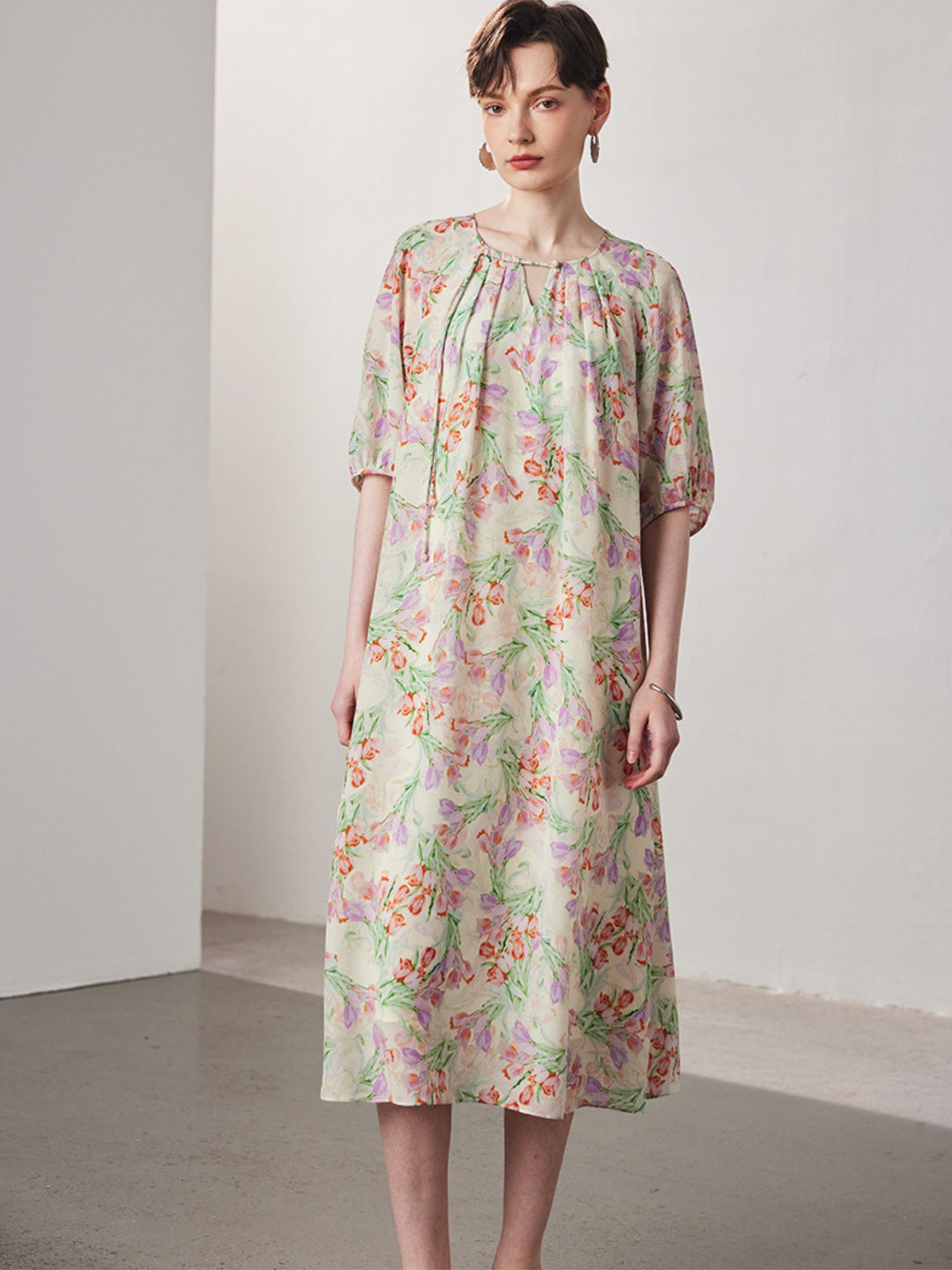 Robe en Soie Fleurie avec Manches Raglan