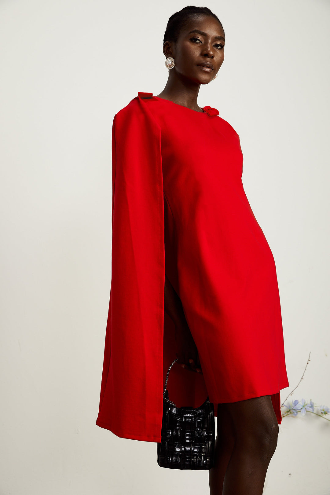 Levoire | Détail De Nœuds Rouges Cape Mini Robe