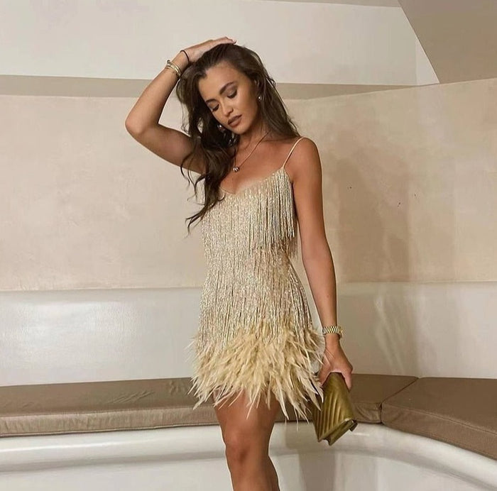 Levoire | Mini Robe De Cocktail Avec Des Bretelles Élégantes Pour Un Look Chic Or