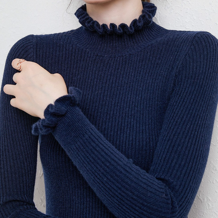 Levoire | Pull À Col Roulé Pour Femmes Avec Un Motif En Dentelle Délicat Au Col Et Aux Manches Bleu