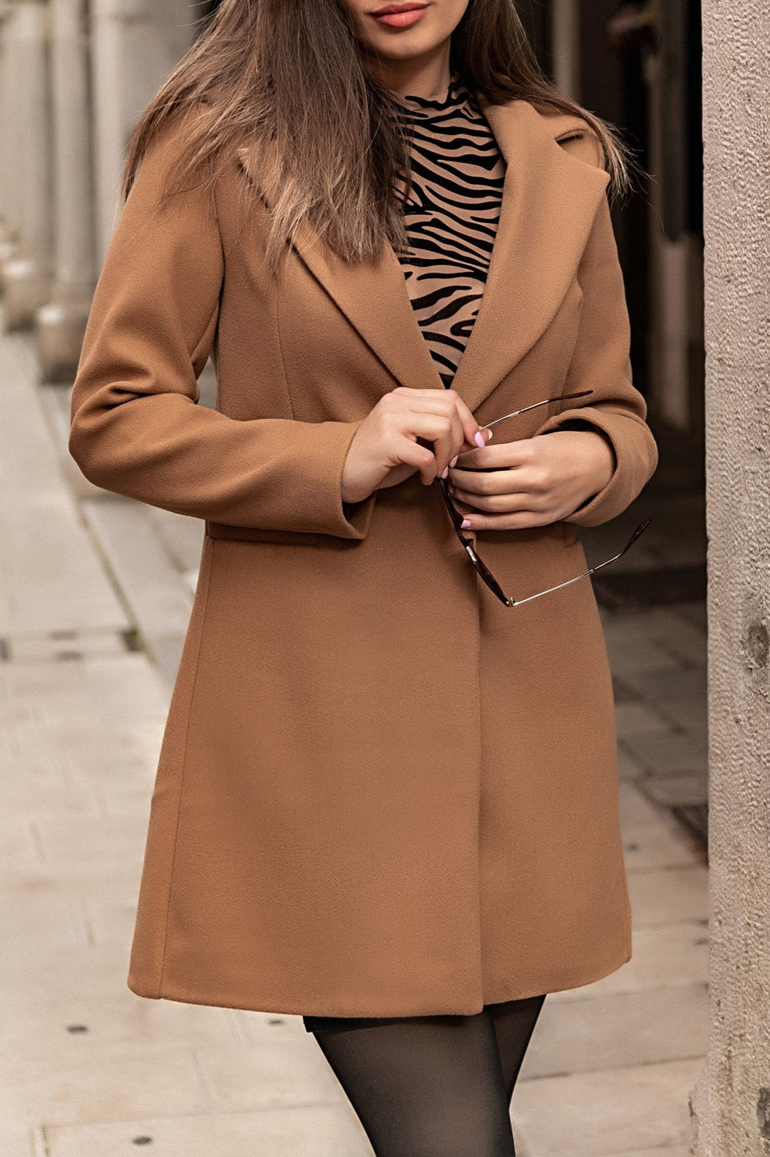 Levoire | Manteau Pour Femmes Avec Un Seul Bouton Et Une Coupe Élégante Chameau