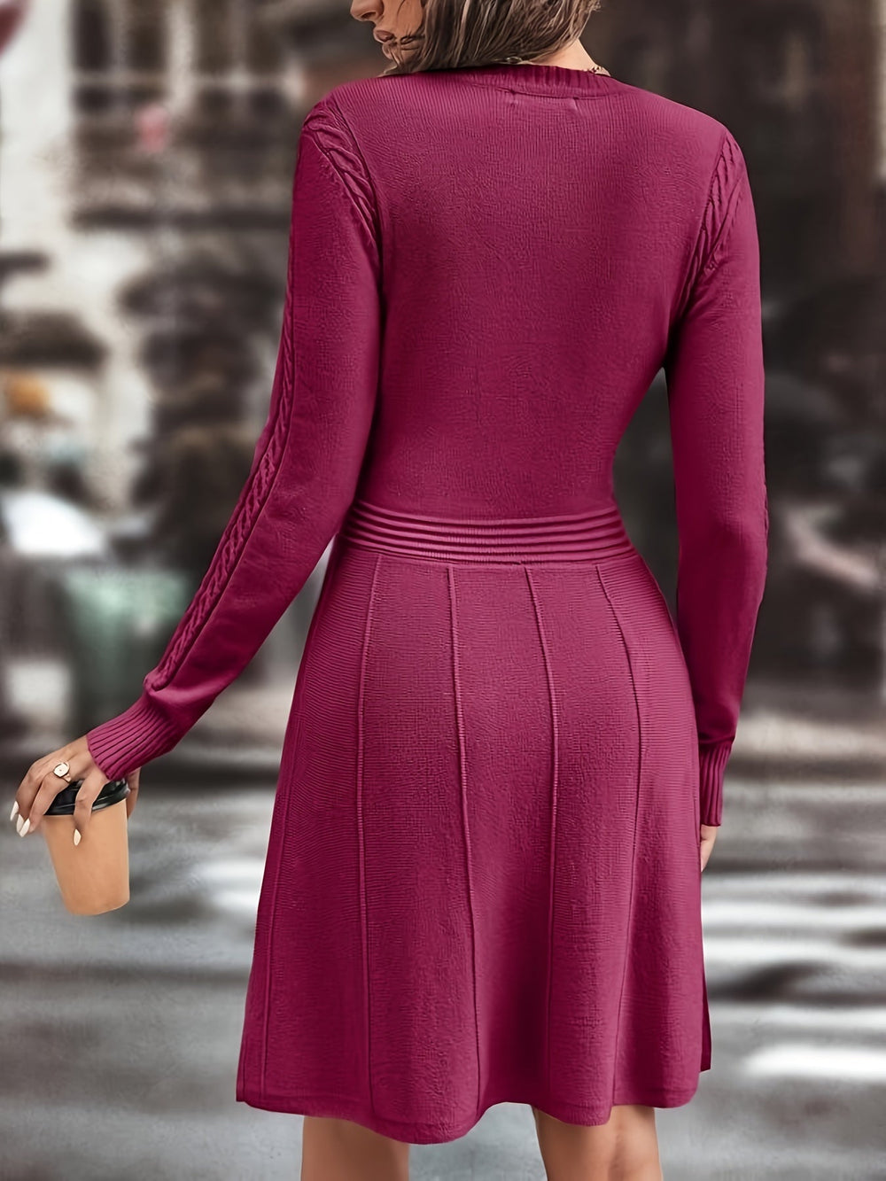 Levoire | Élégante Robe En Tricot Avec Col Rond Et Volants