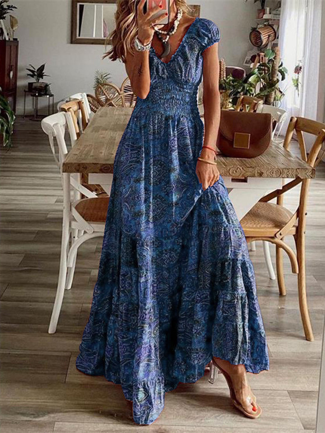 Levoire | Robe à manches courtes avec col en V et imprimé fumé en taille réelle Bleu royal