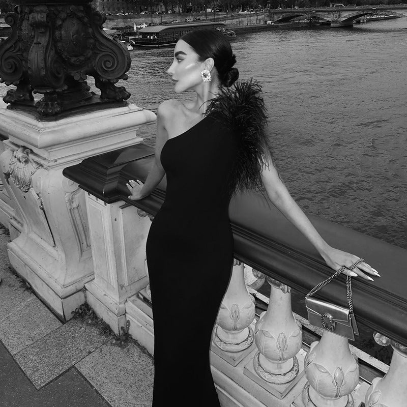 Levoire | Robe en fourrure élégante à décolleté bardot
