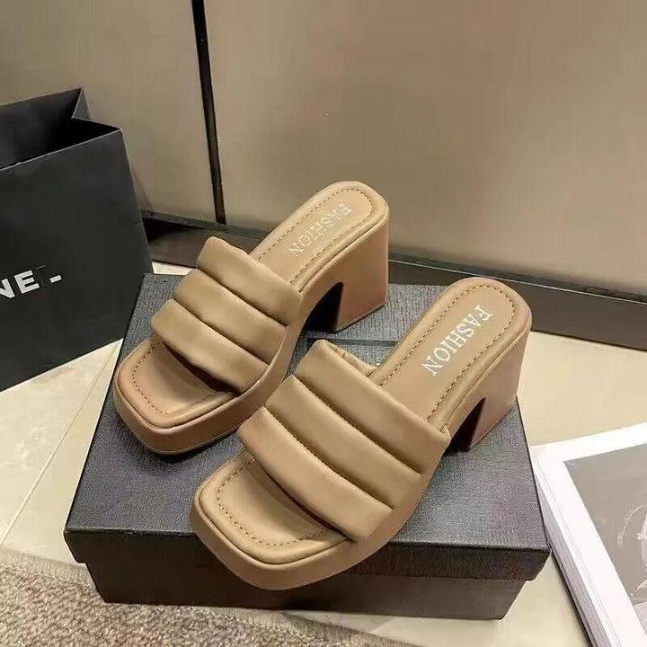 Levoire | Sandales avec des talons de paquets et un coussin pour les orteils en forme de carré Drei Pol Khaki