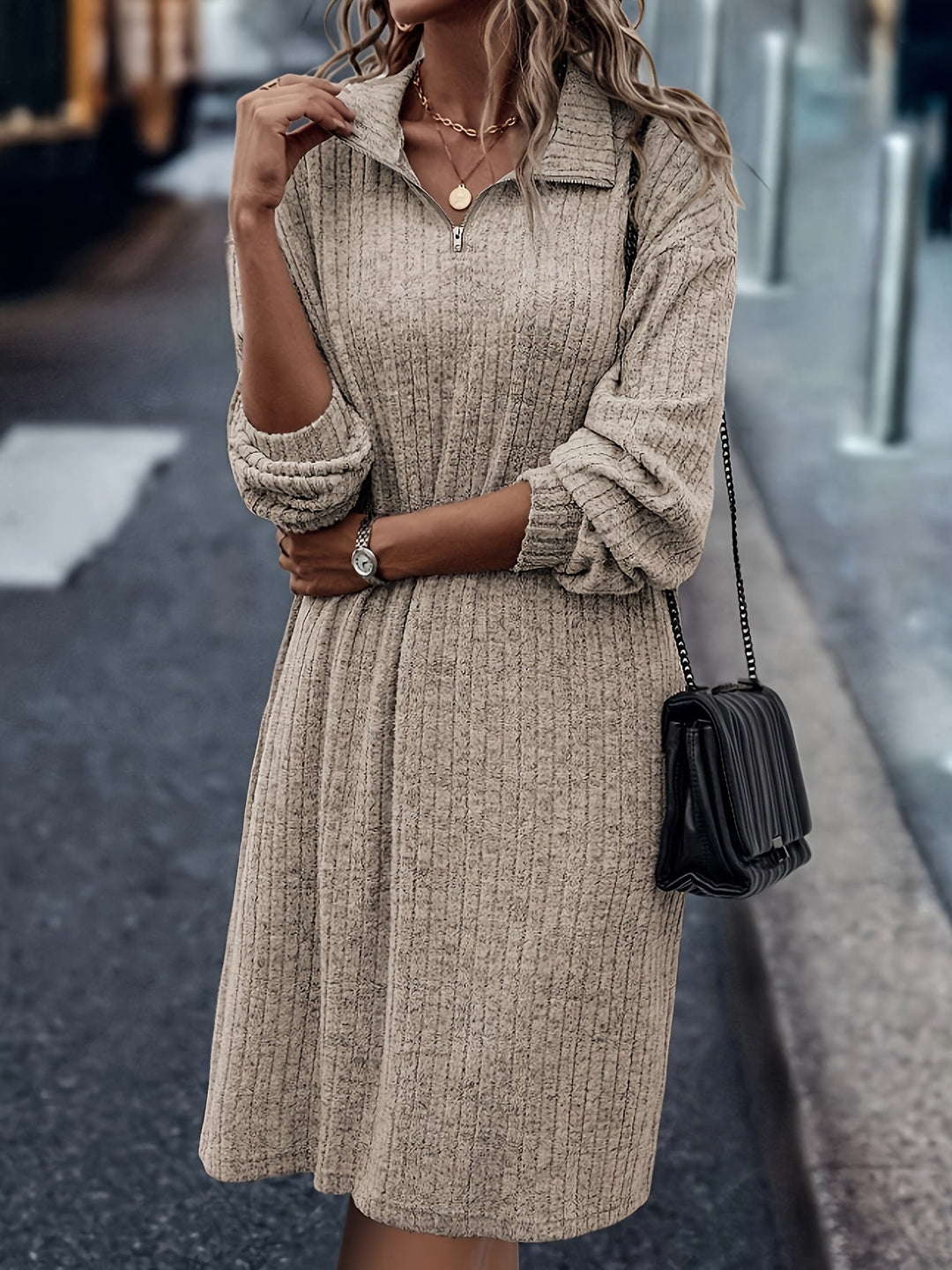 Levoire | Robe En Tricot Rayé Avec Zip Et Revers