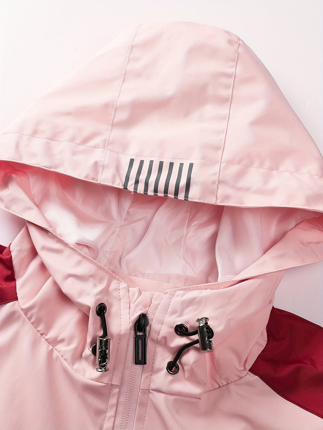 Levoire | Linde Veste De Sport Pour Femmes Avec Capuche, De La Bonne Couleur Et Avec Des Poches Zippées