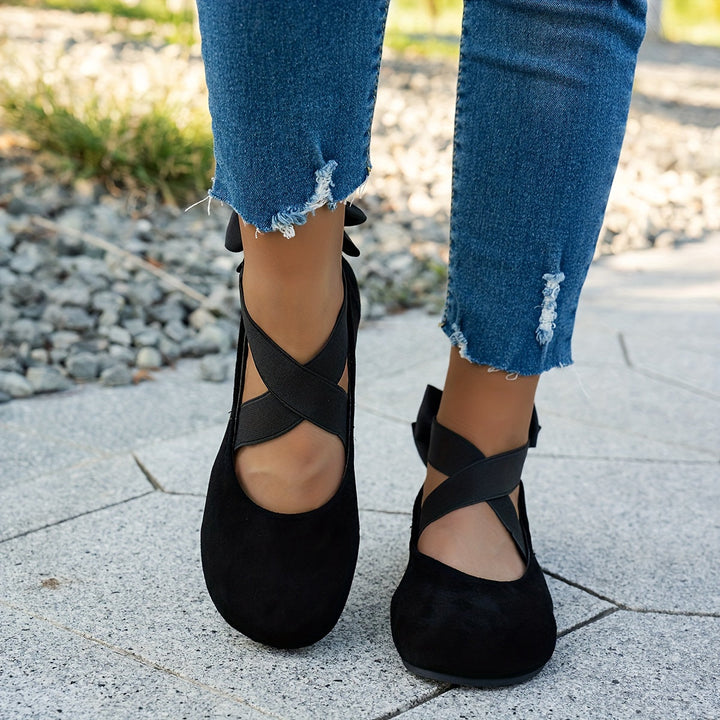Levoire | Ballerines En Velours Noires Avec Sangle Croisée Élastique Et Nœud