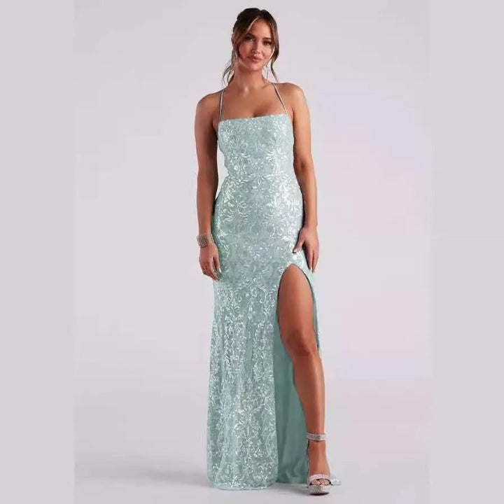 Levoire | Robe de soirée avec des paillettes et un large décolleté