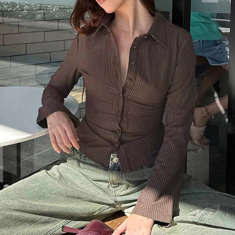 Levoire | T-Shirt Rétro Élégant
