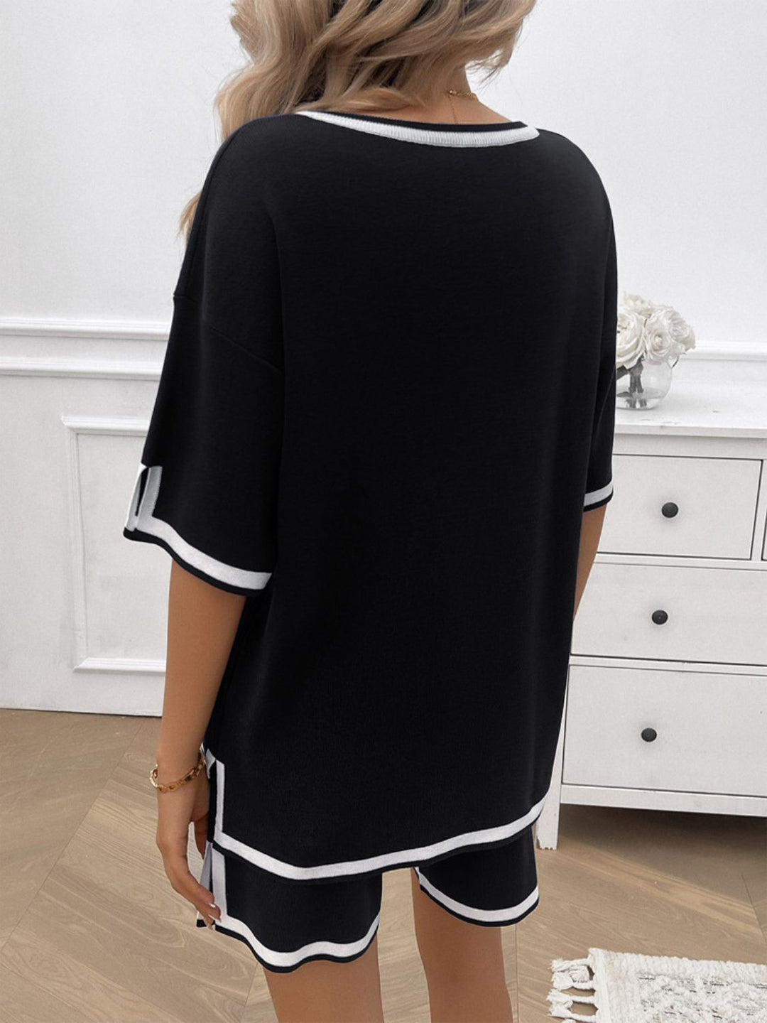 Levoire | Printemps Prêt Contraste V Décolleté Haut Et Short Court Ensemble