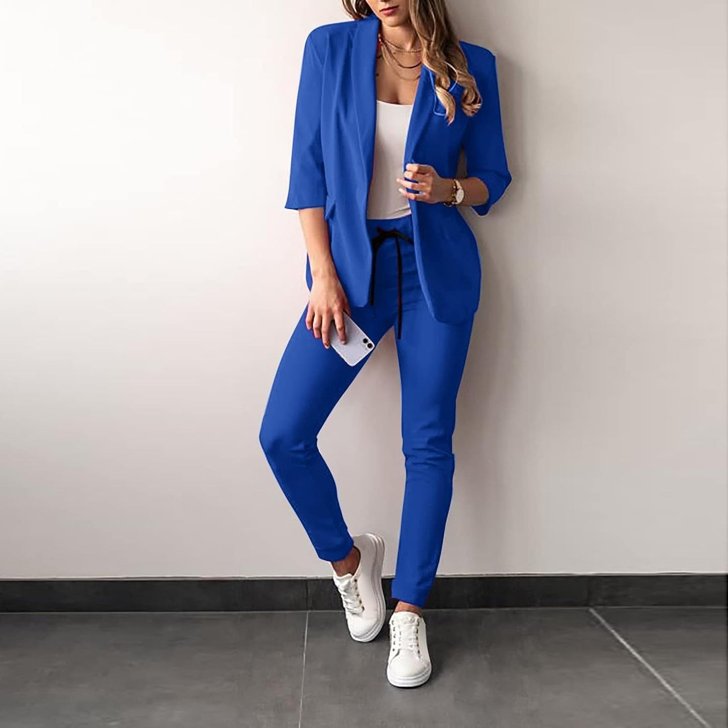 Levoire | Blazer With Notched Collar And Slim Pants In A Two Piece Set Bleu royal