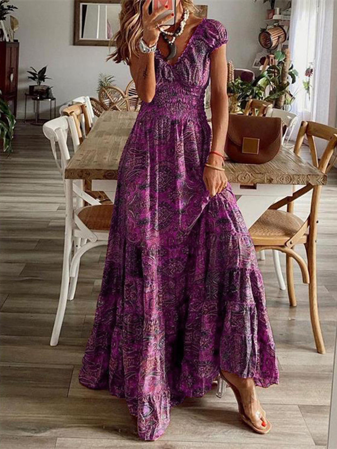 Levoire | Robe à manches courtes avec col en V et imprimé fumé en taille réelle Pourpre foncé