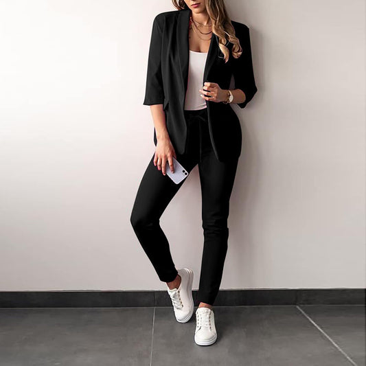 Levoire | Blazer With Notched Collar And Slim Pants In A Two Piece Set Noir