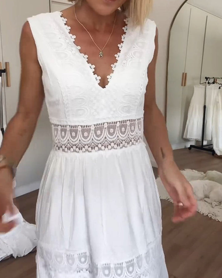 Levoire | Robe à bretelles en dentelle avec décolleté en V