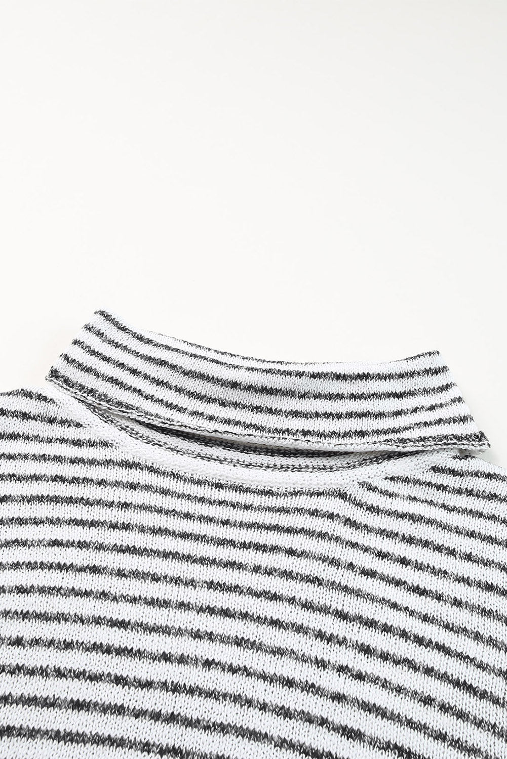 Levoire | Pull Ample Gris Raye, Parfait Pour Les Journees Decontractees