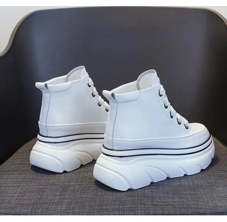 Levoire | Bottes à talon haut avec une semelle épaisse Veste en polaire blanche avec doublure