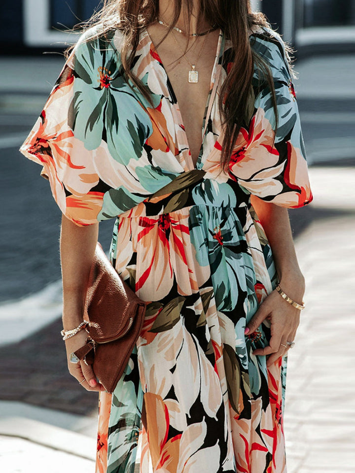 Levoire | Robe À Décolleté Plongeant Fleuri Avec Manches Courtes