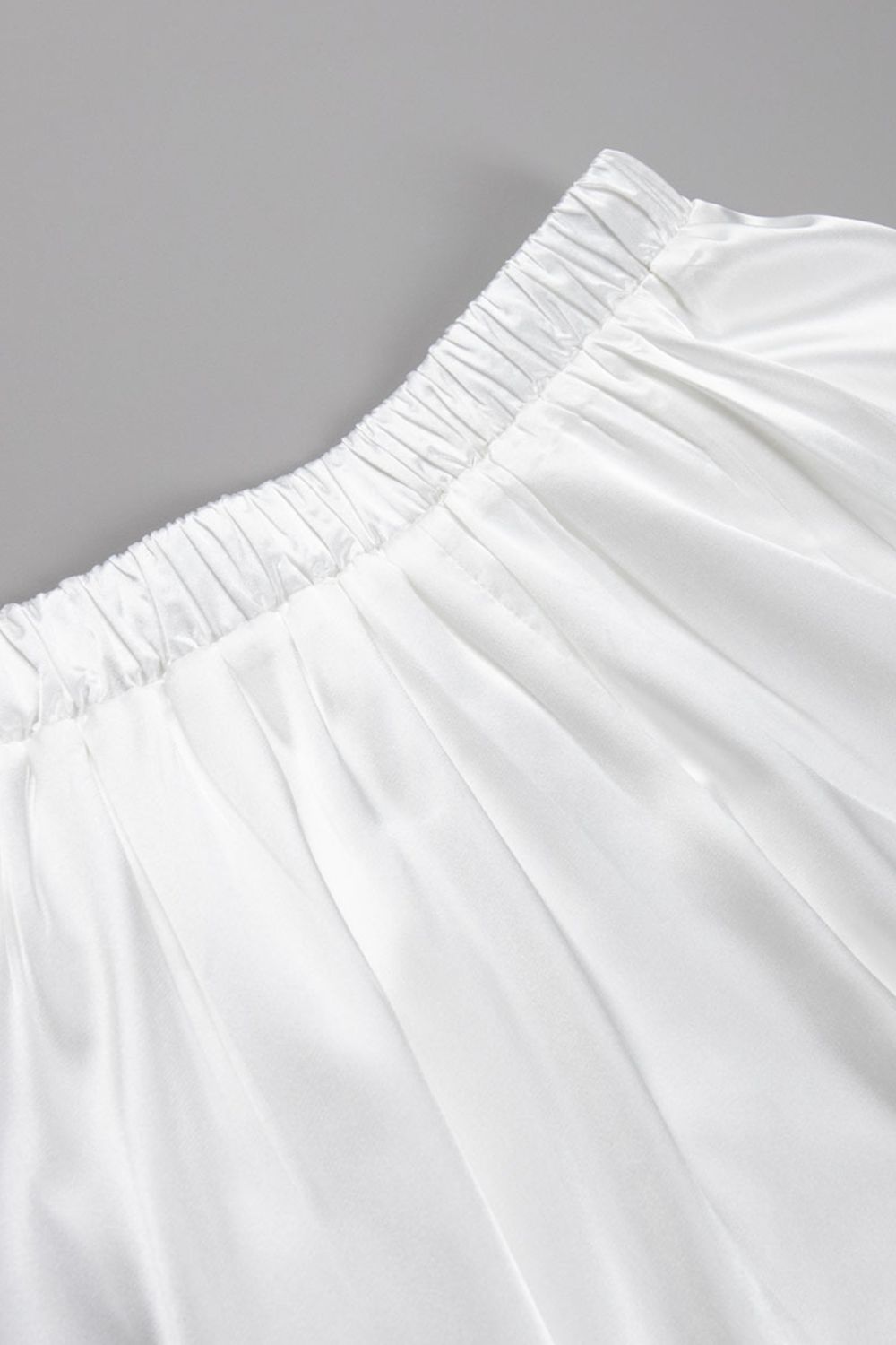 Levoire | Taille Élastique Dos Satin Minx Jupe Élégante & Confortable