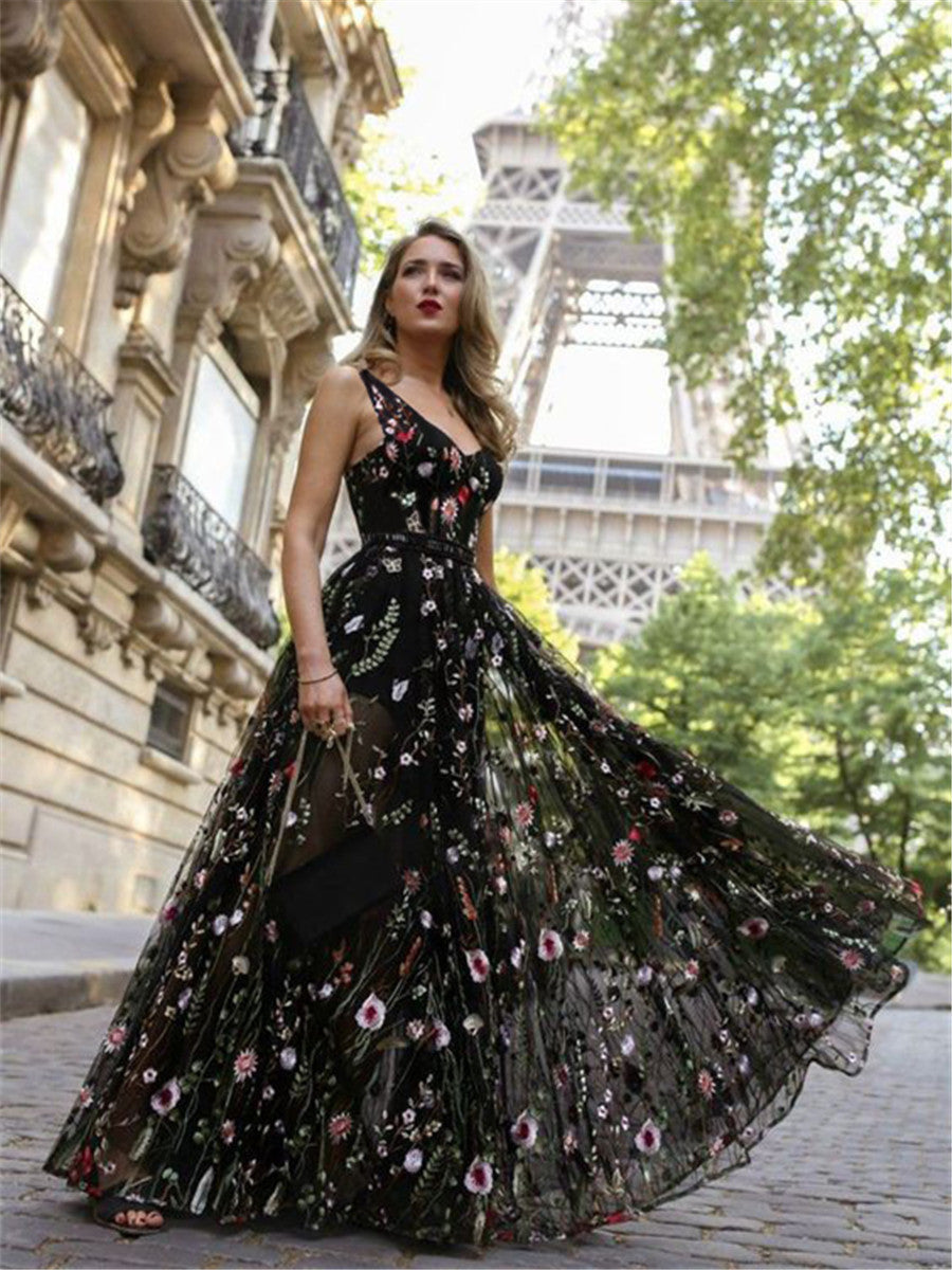 Levoire | Magnifique robe sans manches brodée Noir