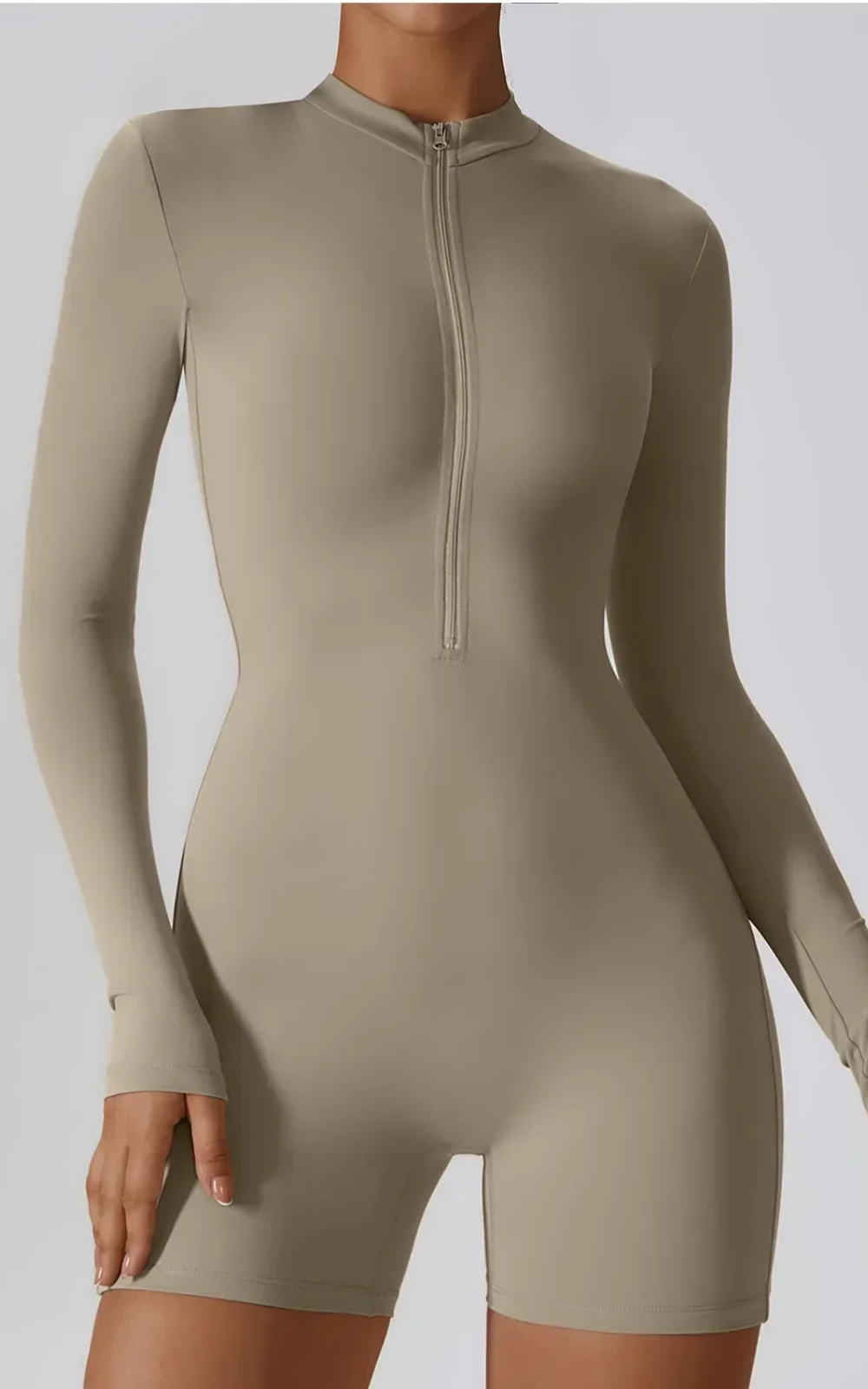 Levoire | Manches Courtes Chemises Longues Pour Femmes Modernes Et Élégantes Beige