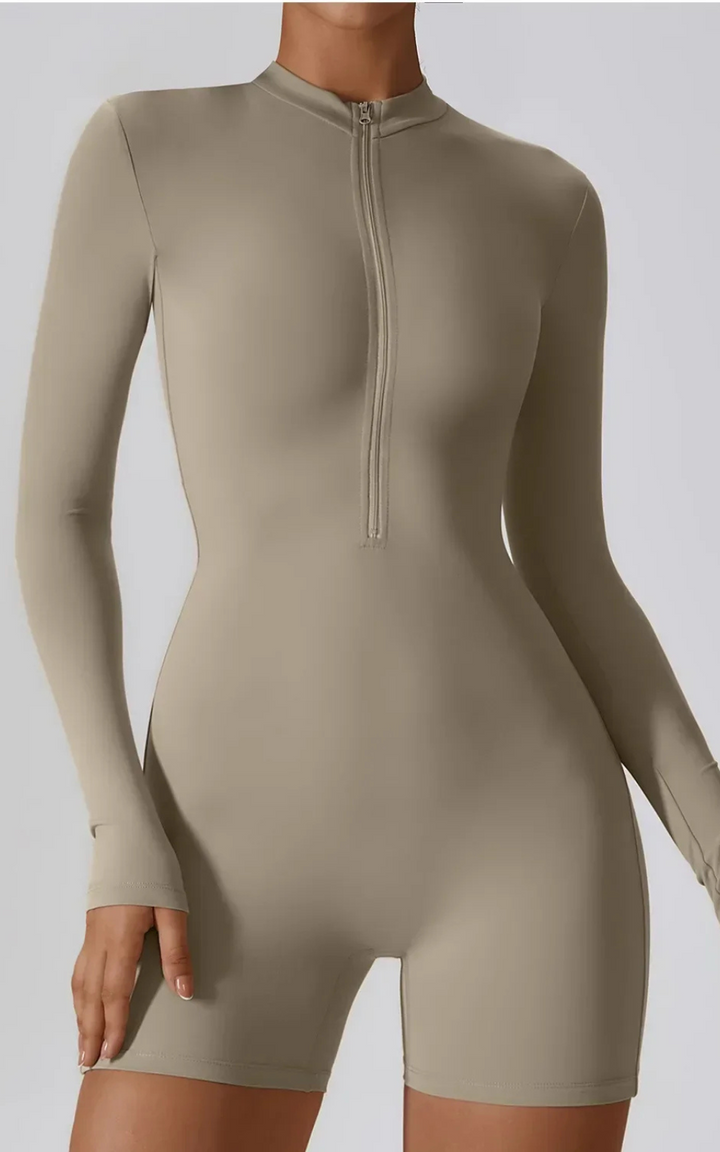 Levoire | Manches Courtes Chemises Longues Pour Femmes Modernes Et Élégantes Beige