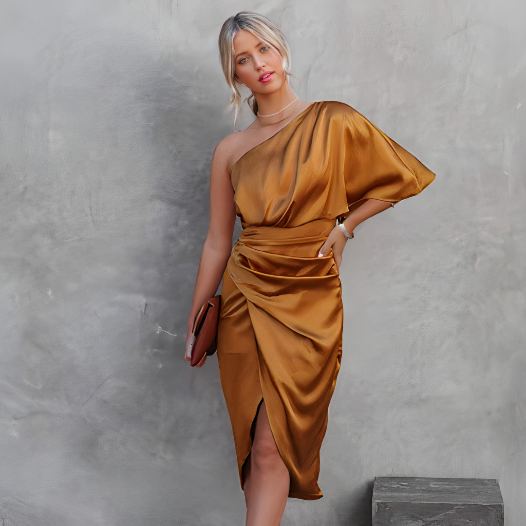 Levoire | Robe De Soirée Longue Avec Une Coupe Unique Pour Des Fêtes Et Des Galas Orange