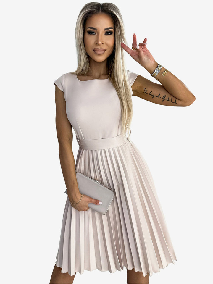 Levoire | Manches Courtes Et Jupe Plissée, Un Choix Polyvalent Pour Chaque Garde-Robe