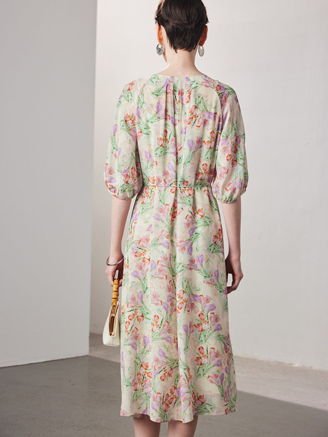 Robe en Soie Fleurie avec Manches Raglan