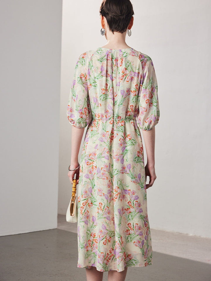Robe en Soie Fleurie avec Manches Raglan