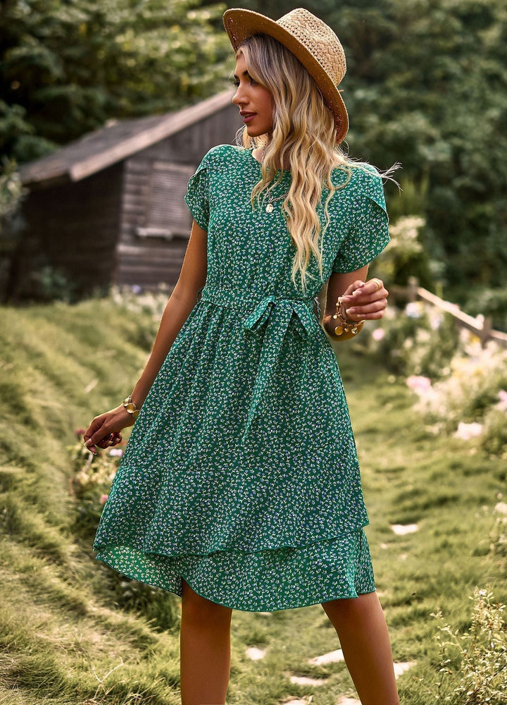 Levoire | Motif Floral Et Ceinture Pour Un Look Aéré Et Élégant