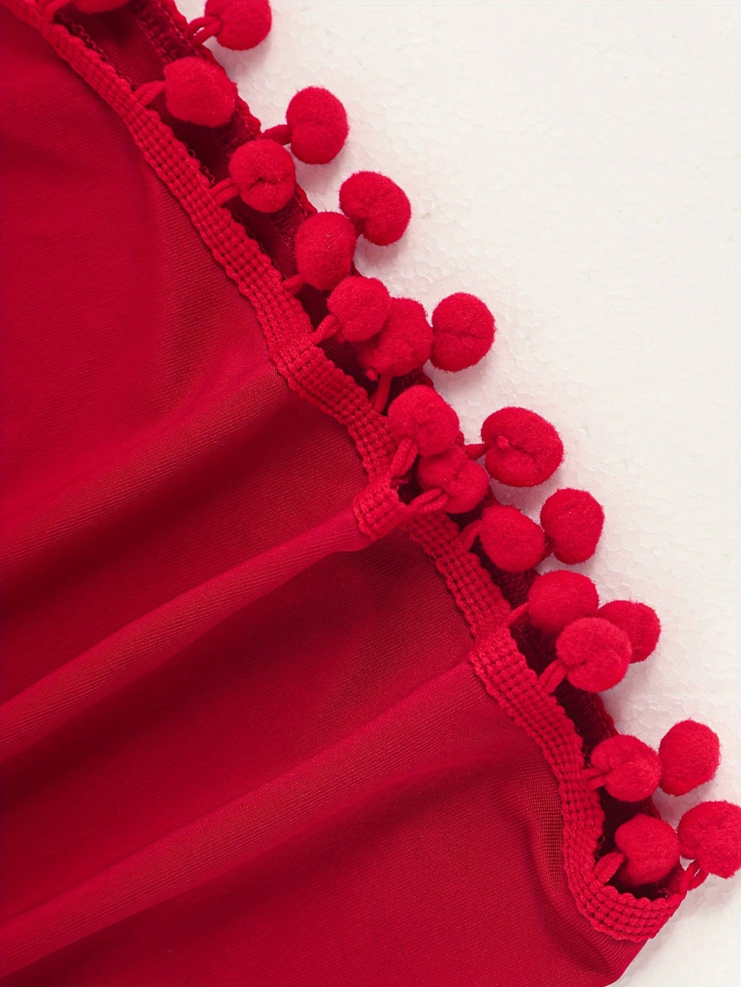 Levoire | Robe De Plage Maxi Unicolore Avec Des Décorations Pom Pom Et Décolleté En V