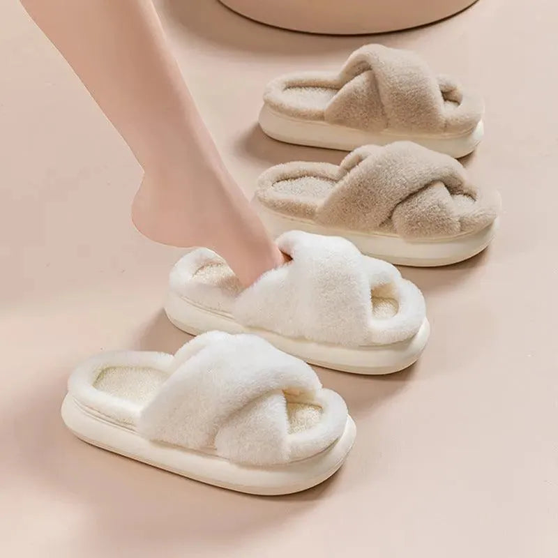 Levoire | Sandales Fuzzy pour femmes avec un talon